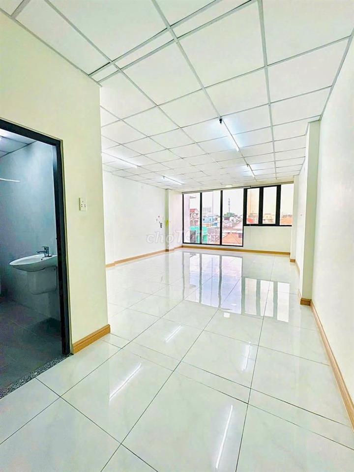 Nhà Mới!! 99C Nguyễn Minh Hoàng, Q. Tân Bình. 5x20m, DTSD 400m2