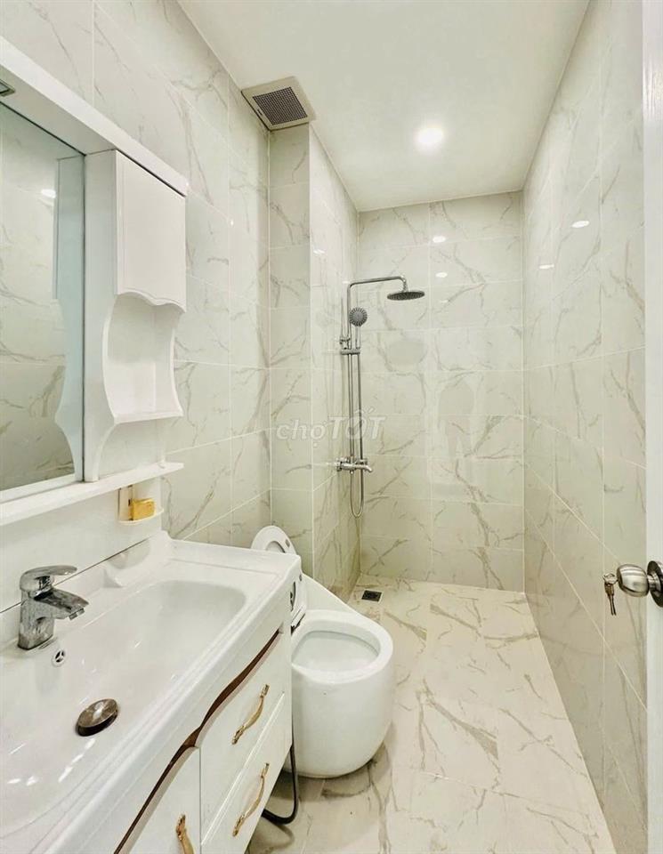 TIN HOT PHÚ NHUẬN, 88C Nguyễn Văn Trỗi , DTSD 400Mm2, 1 trệt 3 lầu