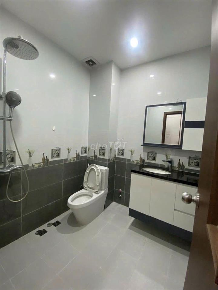 HÀNG HIẾM PHÚ NHUẬN, 225/5C Nguyễn Trọng Tuyển, Nhà mới , DTSD 400m2