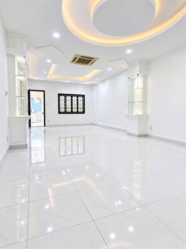 NHÀ MỚI !! Cho thuê 221D Võ Văn Tần, Q3 cũ, DTSD 300m2 