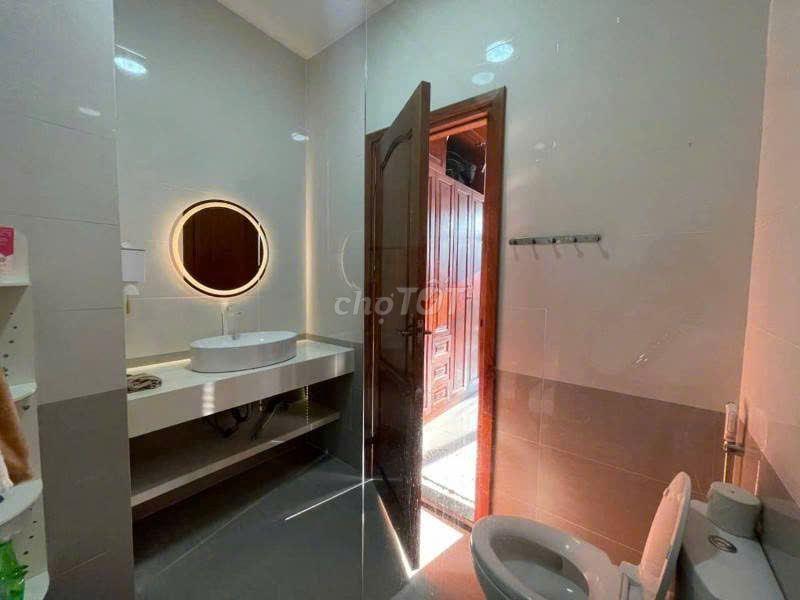 🌸 Mặt Tiền  Hoa Lan_Q.PN_4x18m_Trệt 3 Lầu, Nhà Mới Đẹp.