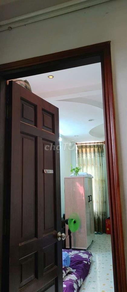 Cho mứớn nhà nguyên căn hoặc cho thuê mặt bằng phía trứớc.