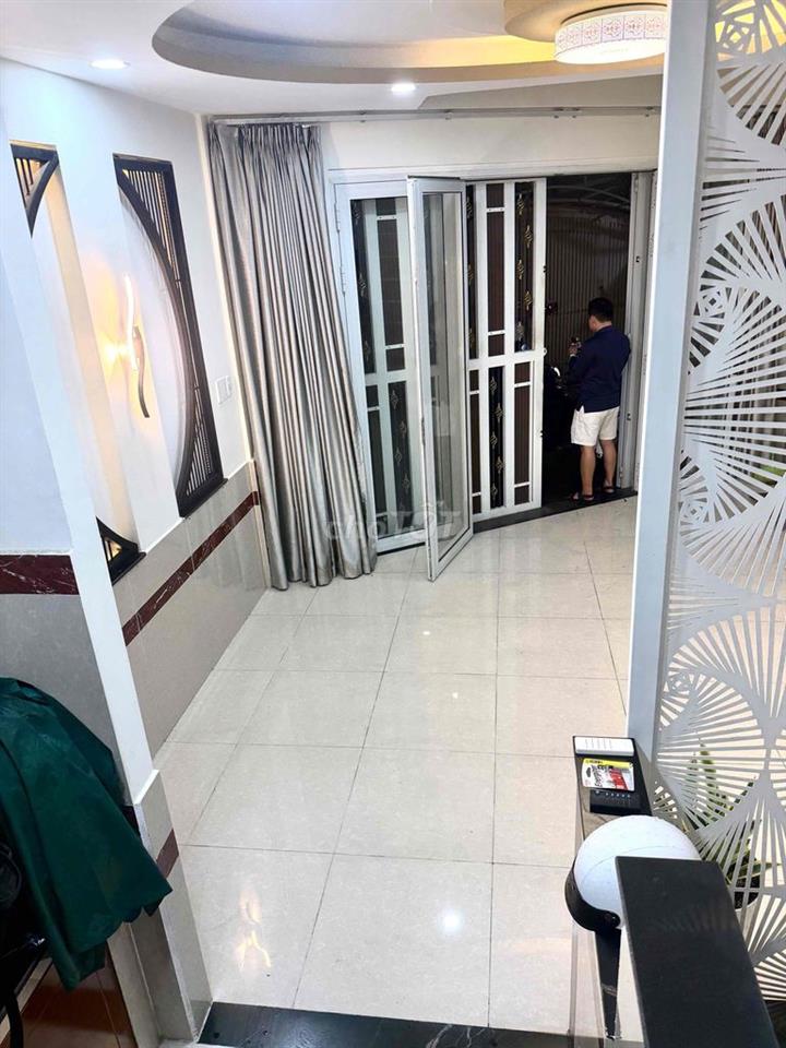 cho thuê nhà hẻm xe hơi đoàn thị điểm nhà mới có nội thất cơ bản