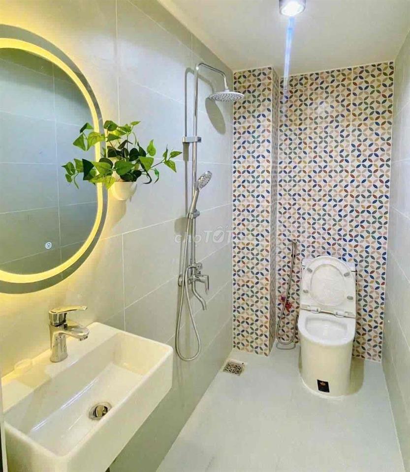 Cho thuê nhà đẹp Hẻm Xe Hoi mới xây Đường Nguyên Hồng Quận Bình thạnh.
