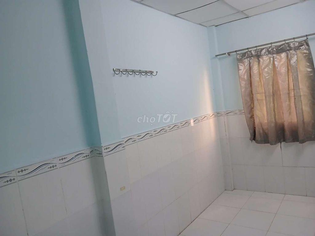 Nhà 1 trệt 1 lầu sạch sẽ cho thuê