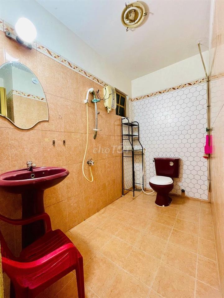 CHO THUÊ PHÒNG 40M2 SÁT BẮC HẢI-CV LÊ THỊ RIÊNG, 3 CỬA SỔ KHÁ THOÁNG