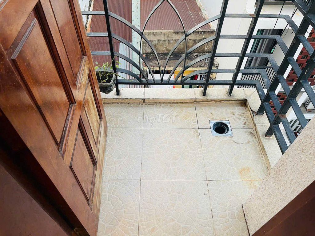 CHO THUÊ PHÒNG 40M2 SÁT BẮC HẢI-CV LÊ THỊ RIÊNG, 3 CỬA SỔ KHÁ THOÁNG