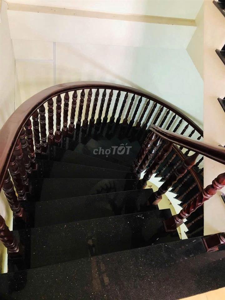 CHO THUÊ PHÒNG 40M2 SÁT BẮC HẢI-CV LÊ THỊ RIÊNG, 3 CỬA SỔ KHÁ THOÁNG