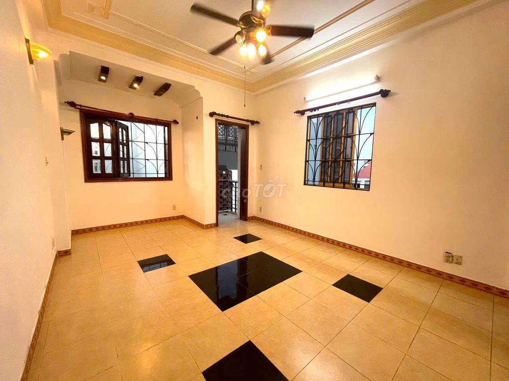 CHO THUÊ PHÒNG 40M2 SÁT BẮC HẢI-CV LÊ THỊ RIÊNG, 3 CỬA SỔ KHÁ THOÁNG