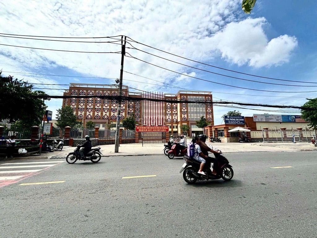 GIẢM 500TR – GIÁ MỚI 5,4 TỶ TL – NHÀ MỚI HẺM XE HƠI THÔNG