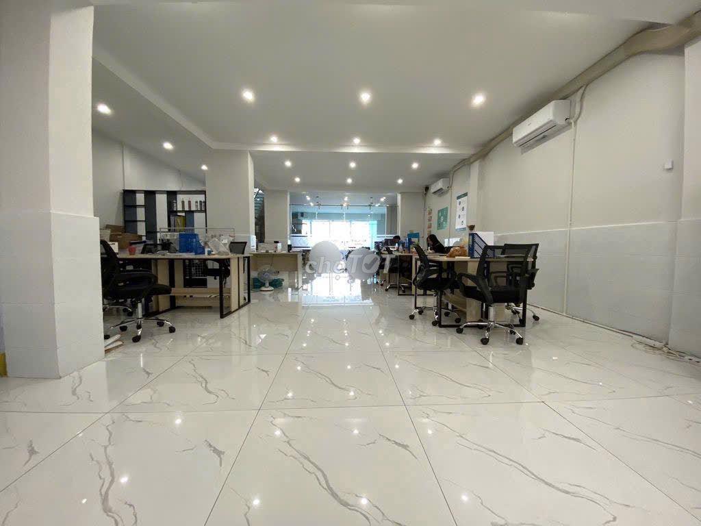 Cho thuê nhà 34A Trương Quốc Dung, Phường 8, Quận Phú Nhuận.