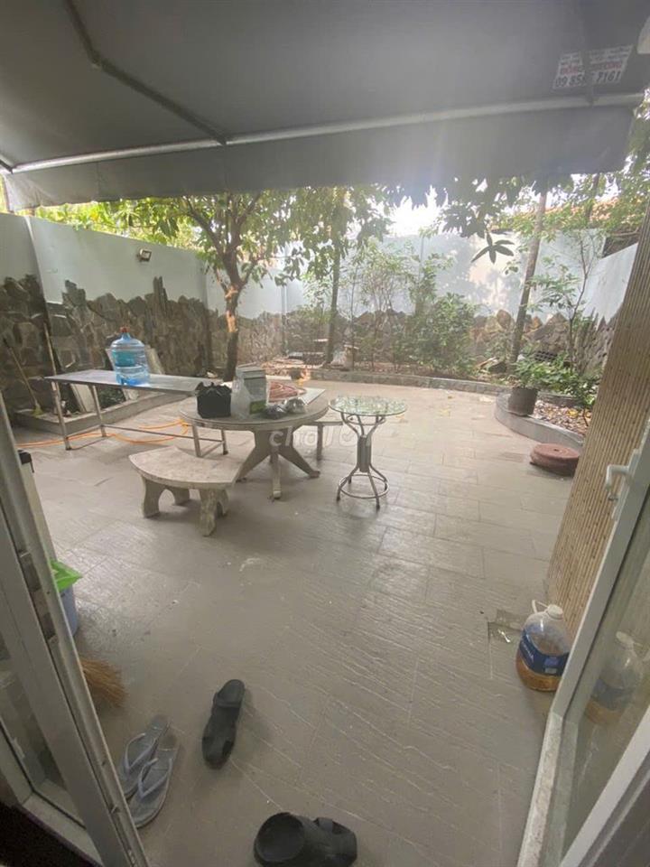 Cho thuê nhà 34A Trương Quốc Dung, Phường 8, Quận Phú Nhuận.