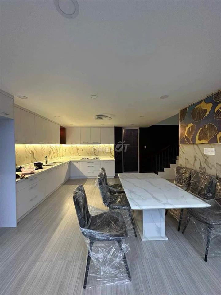 Cho thuê nhà MT 35A Hoa Sứ, Phường 07, Quận Phú Nhuận