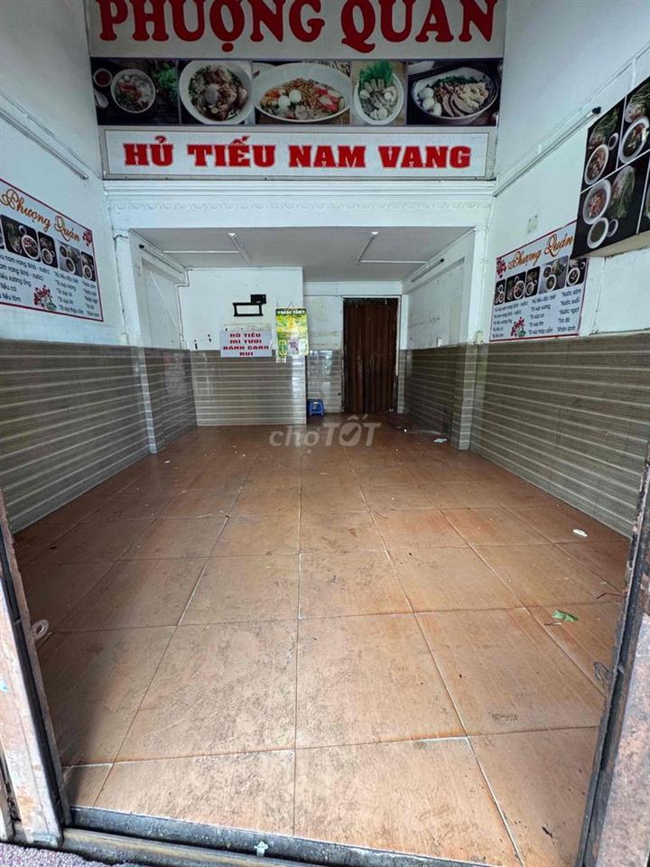 Mặt bằng kinh doanh đắc địa đối diện BV Hoàn Mỹ