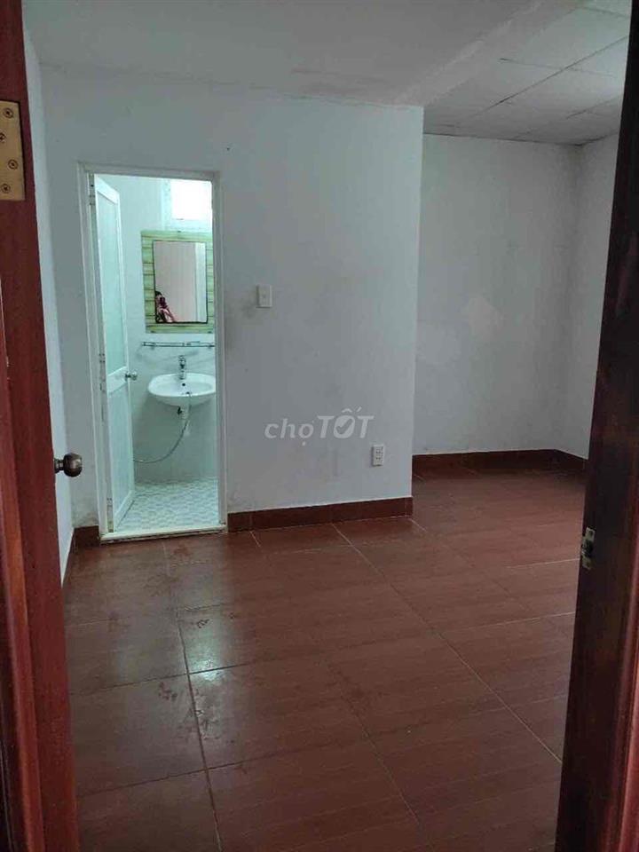 Phòng trọ 3tr đường Nguyễn Công Hoan (Phan Xích Long)