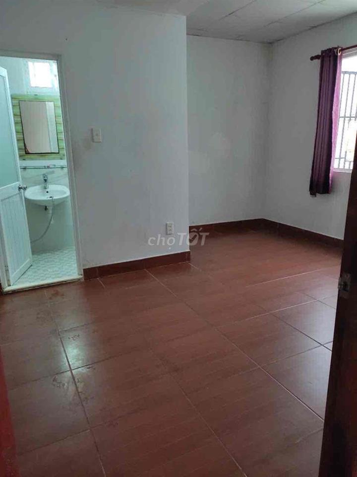 Phòng trọ 3tr đường Nguyễn Công Hoan (Phan Xích Long)