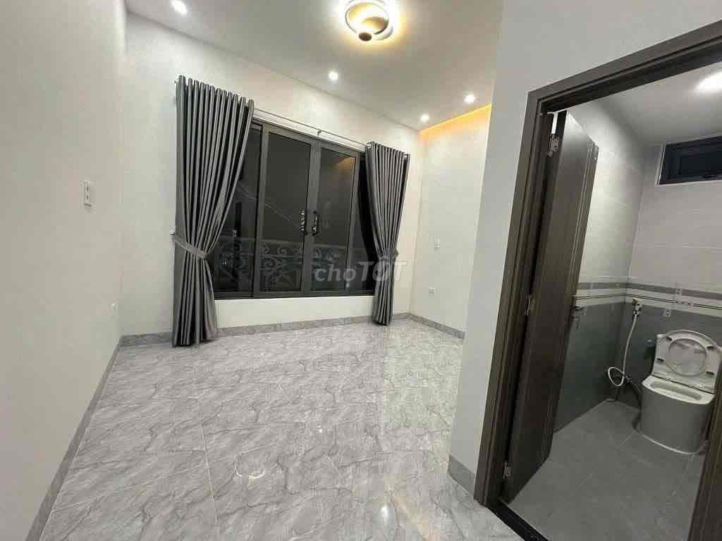 Cho thuê nhà nguyên căn 2PN 3WC sát Phan Xích Long