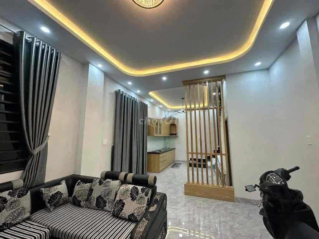Cho thuê nhà nguyên căn 2PN 3WC sát Phan Xích Long