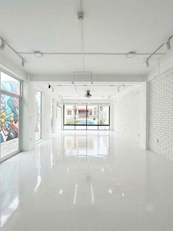 NHÀ ĐẸP ĐƯỜNG LỚN - 100A Nguyễn Minh Hoàng, TB- 5.5x20m, 6 Tầng, 600m2