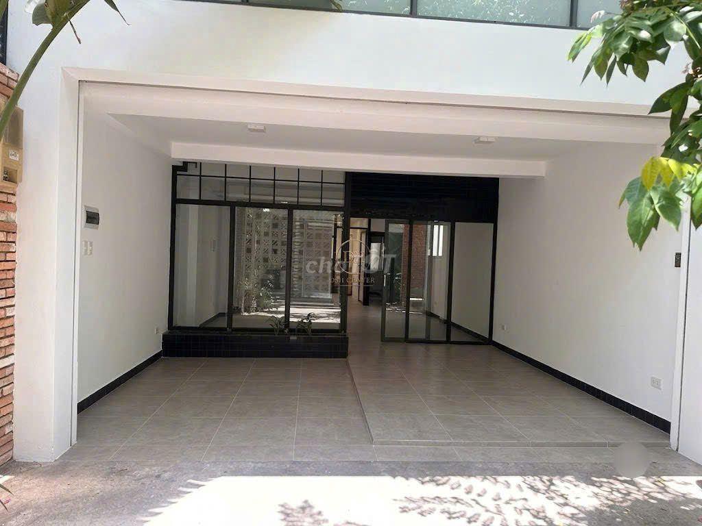 NHÀ ĐẸP ĐƯỜNG LỚN - 100A Nguyễn Minh Hoàng, TB- 5.5x20m, 6 Tầng, 600m2