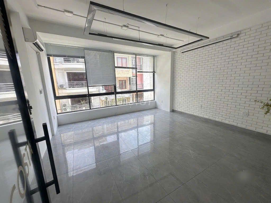 NHÀ ĐẸP ĐƯỜNG LỚN - 100A Nguyễn Minh Hoàng, TB- 5.5x20m, 6 Tầng, 600m2