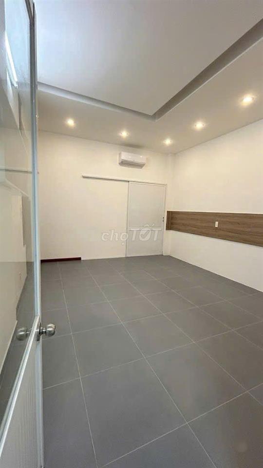 NHÀ CÓ HẦM VIP K300 - 56A Nguyễn Minh Hoàng, TB - 4x19m, 5 Tầng, 380m2