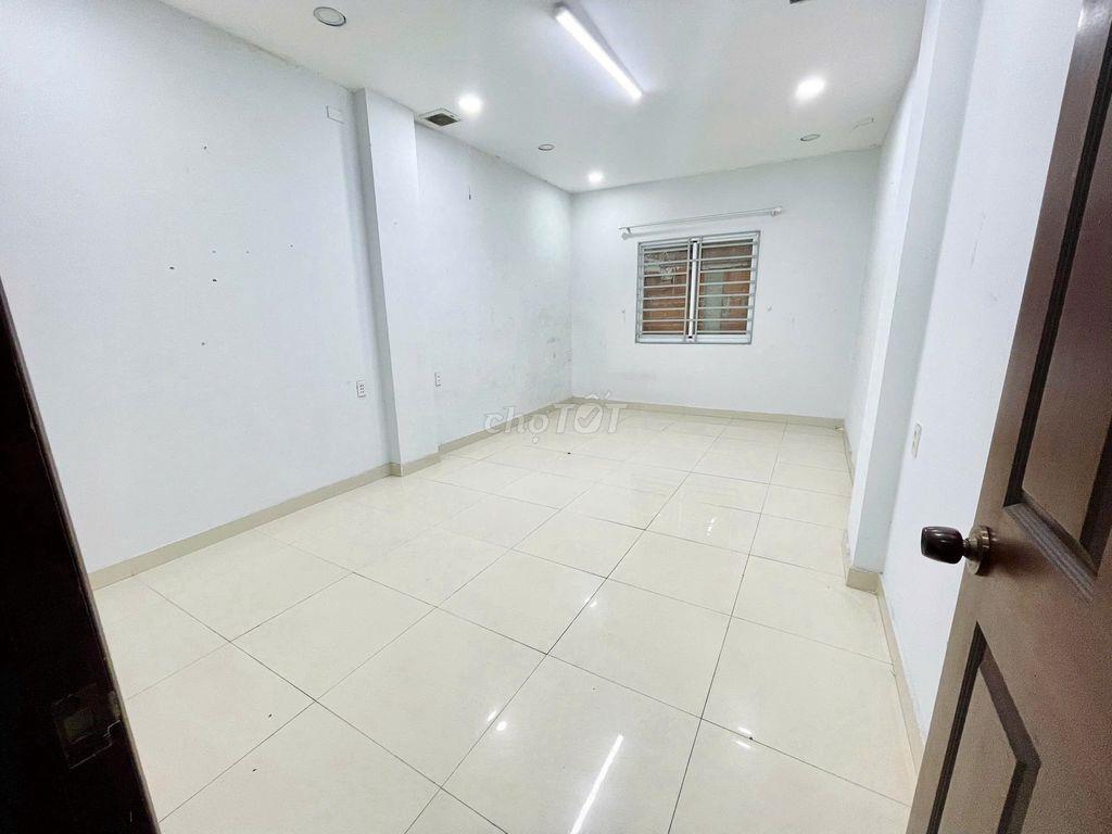 SIÊU PHẨM CÓ HẦM - 226E Huỳnh Văn Bánh, P11, PN - 4x19m, 6 Tầng, 450m2