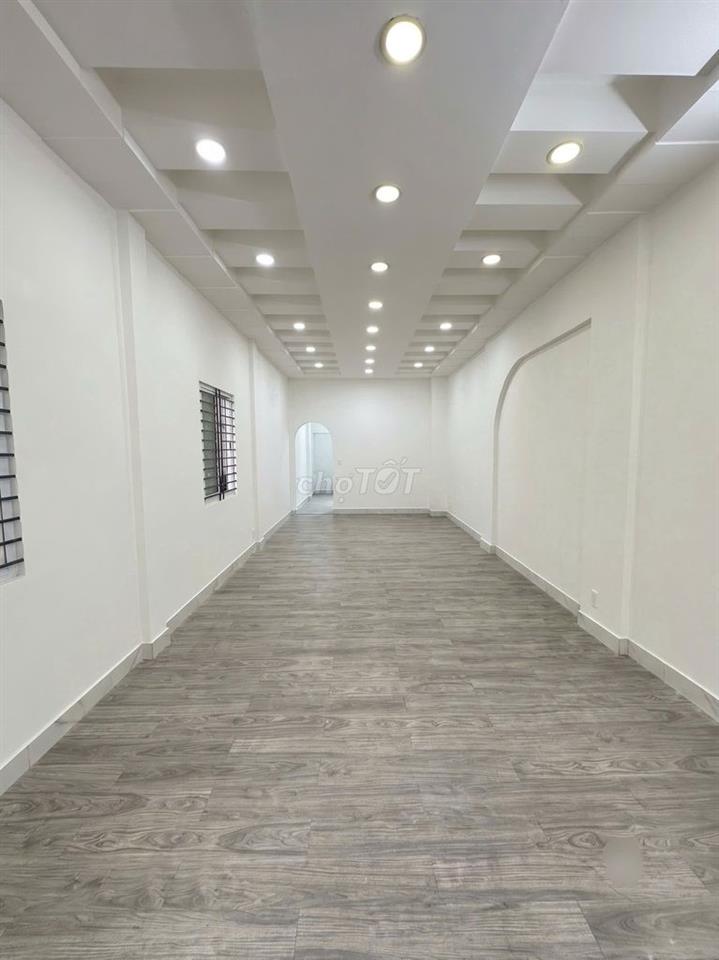 Cho thuê nhà nguyên căn Lê Văn Sỹ, P12 , Q3- 5x17m, 4 Tầng, 340m Trống