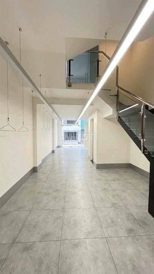 SIÊU PHẨM THANG MÁY- 97C Đồng Đen, P12, Q. TB- 4.2x17m, 5 Tầng, 320m2