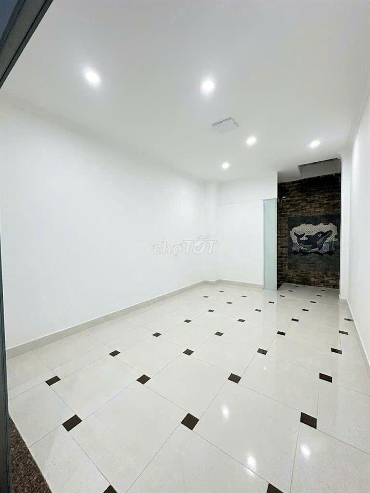NHÀ TRỐNG SẠCH- 15E Phạm Văn Hai, P1, TB- 4x20m, 4 Tầng, 320m2