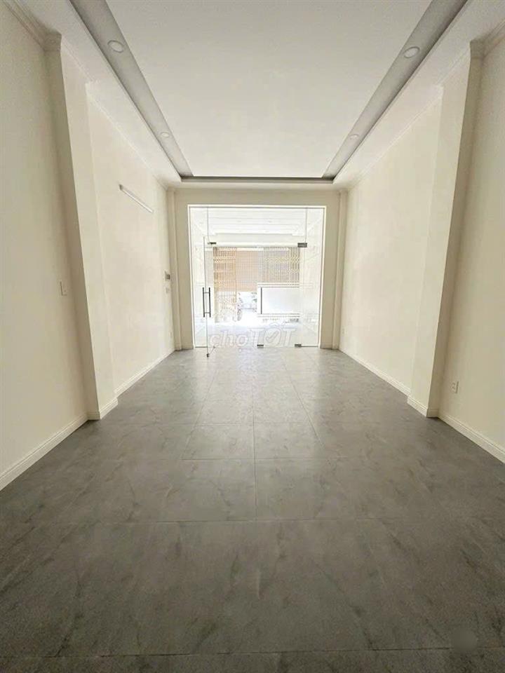 TÒA NHÀ TRUNG TÂM- 254E Huỳnh Văn Bánh, P11, PN- 5x18m, 5 Tầng, 450m2