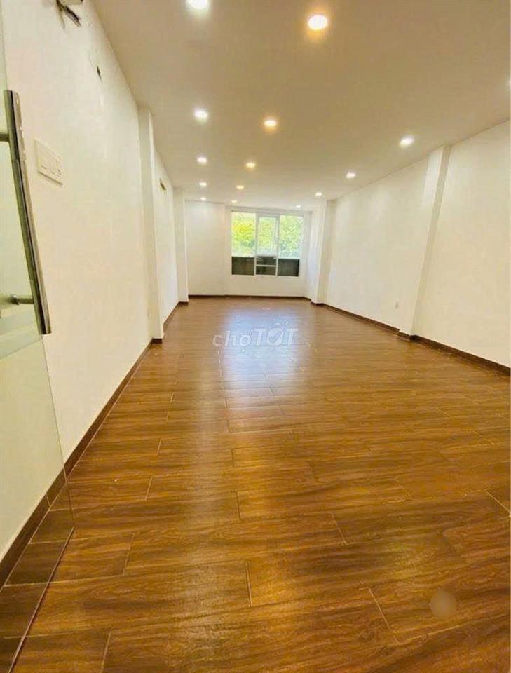 SIÊU PHẨM KHU BÀU CÁT- 133C Nguyễn Hồng Đào, TB- 5x18m, 4 Tầng, 360m2