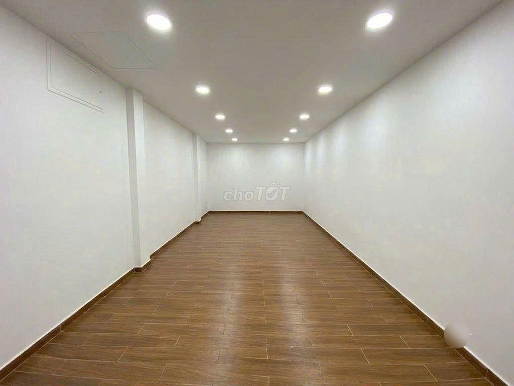 SIÊU PHẨM KHU BÀU CÁT- 133C Nguyễn Hồng Đào, TB- 5x18m, 4 Tầng, 360m2