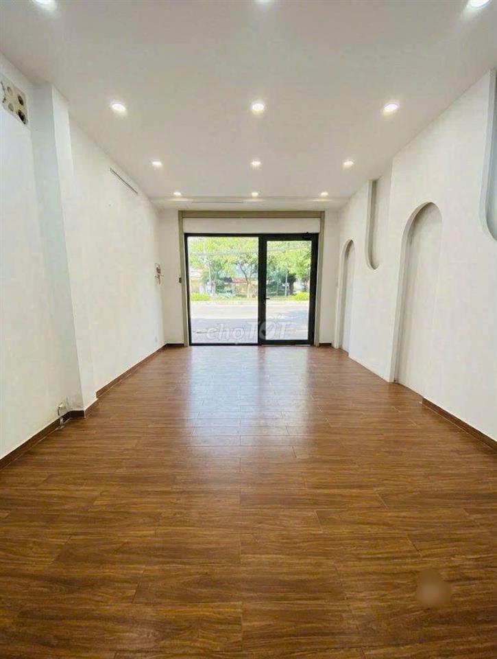 SIÊU PHẨM KHU BÀU CÁT- 133C Nguyễn Hồng Đào, TB- 5x18m, 4 Tầng, 360m2