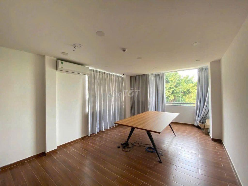 SIÊU PHẨM KHU BÀU CÁT- 133C Nguyễn Hồng Đào, TB- 5x18m, 4 Tầng, 360m2
