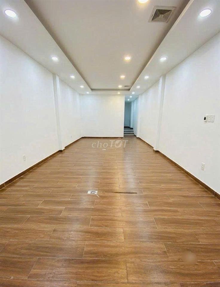 SIÊU PHẨM KHU BÀU CÁT- 133C Nguyễn Hồng Đào, TB- 5x18m, 4 Tầng, 360m2