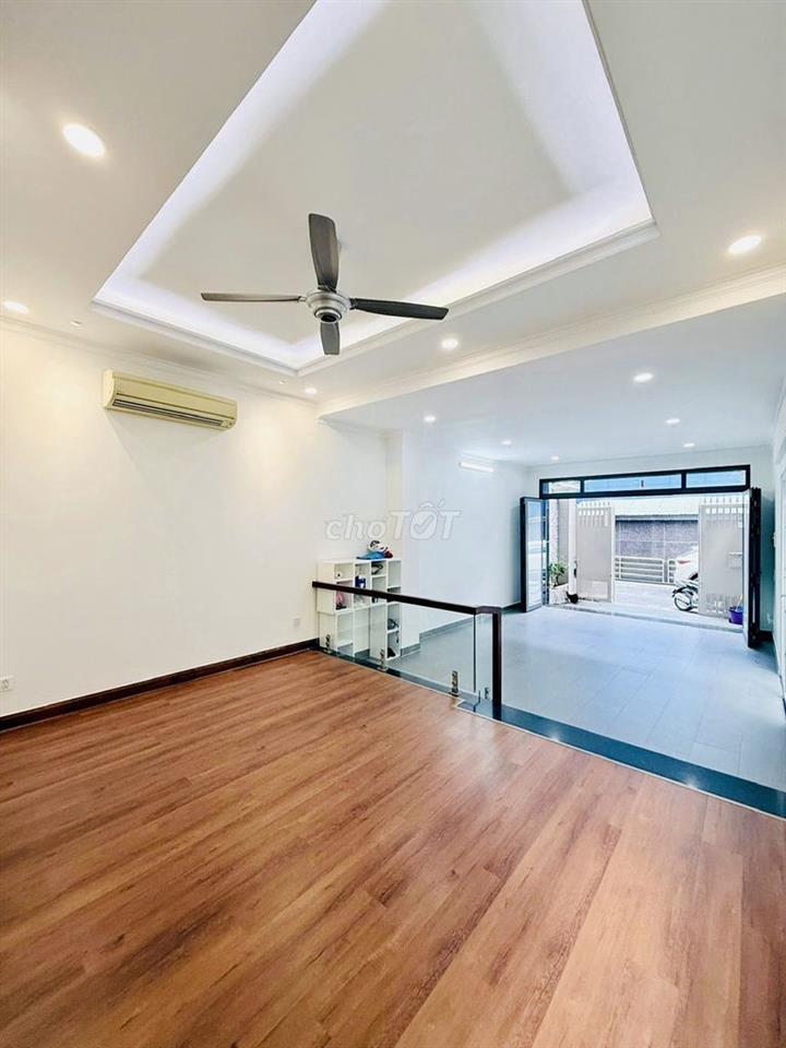 MBKD Lê văn sỹ gần Trường hàn thuyên nhà thờ Ba chuông FIRST Academy