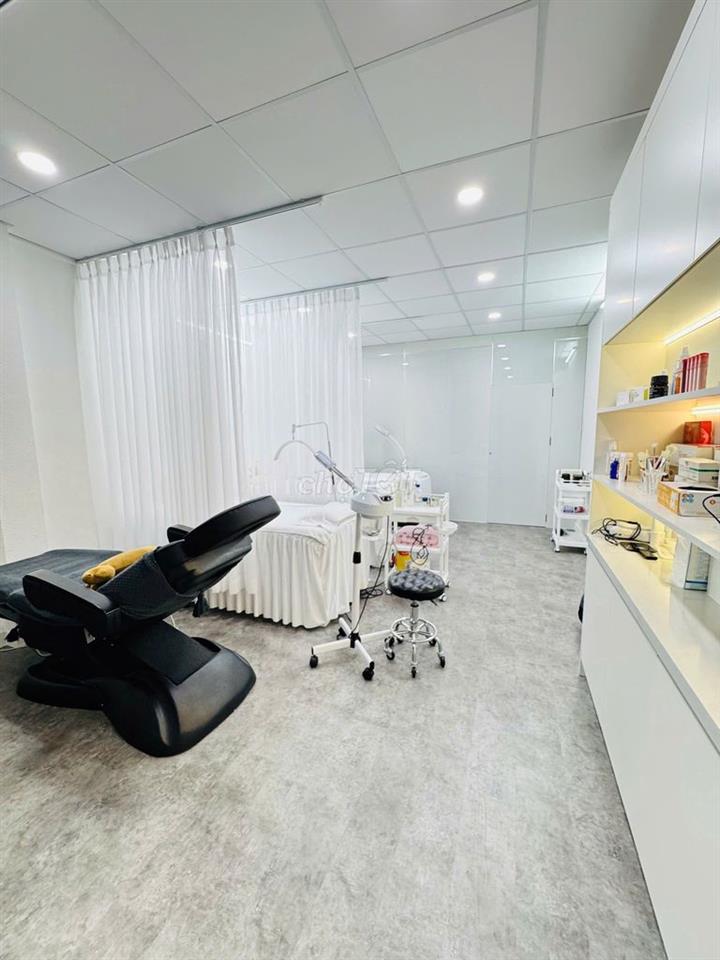 SIÊU PHẨM KHU VIP -20A Hoa Lan, P.7, Q.PN -4.5x20m -6PN -Full Máy Lạnh