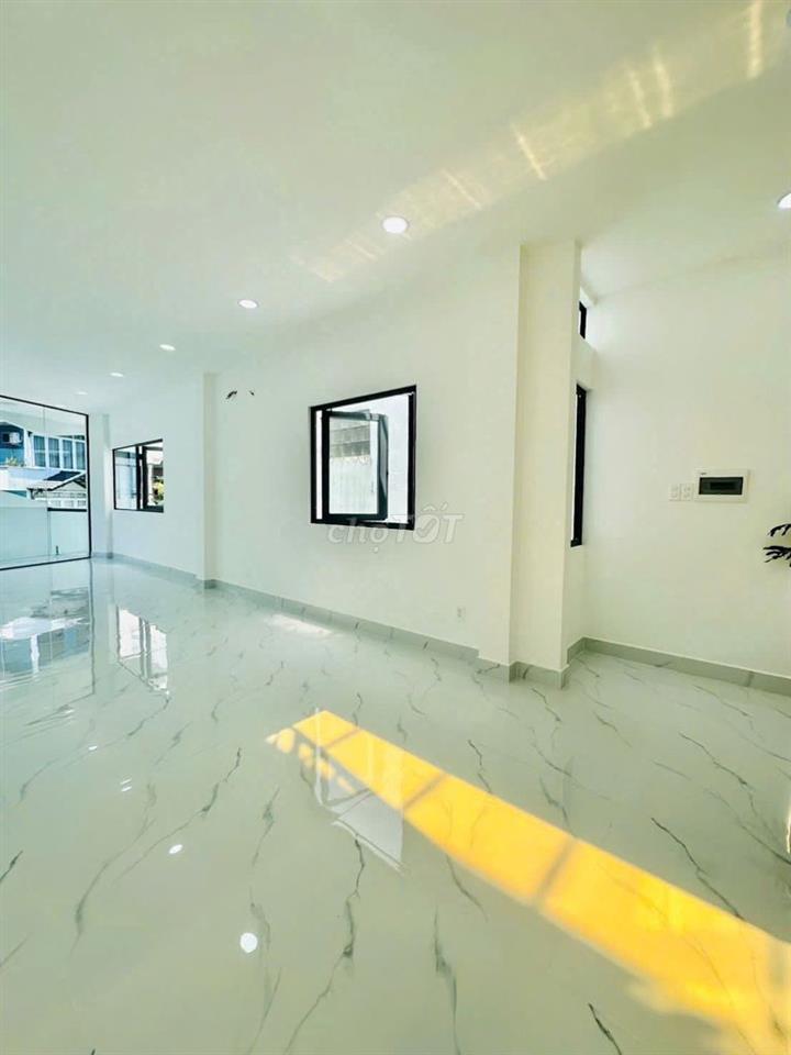 SIÊU PHẨM NHÀ VIP- 491A Huỳnh Văn Bánh, P.13, PN- Sàn Suốt- Dtsd 350m2