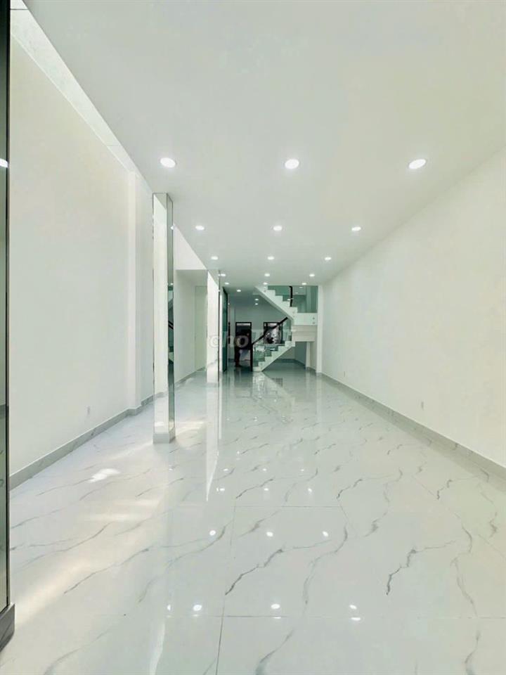 SIÊU PHẨM NHÀ VIP- 491A Huỳnh Văn Bánh, P.13, PN- Sàn Suốt- Dtsd 350m2