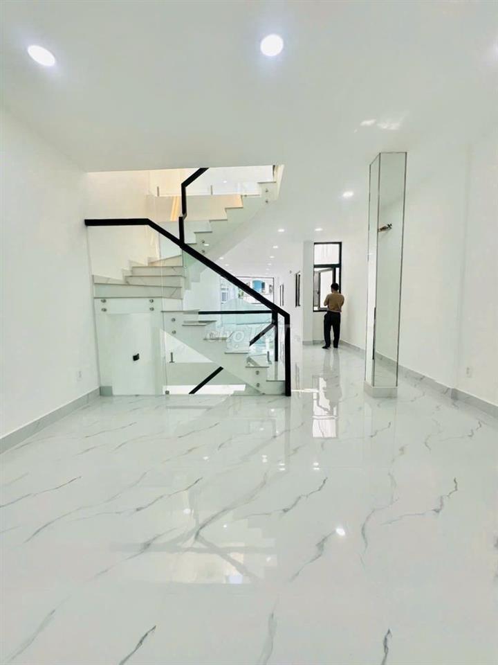 SIÊU PHẨM NHÀ VIP- 491A Huỳnh Văn Bánh, P.13, PN- Sàn Suốt- Dtsd 350m2