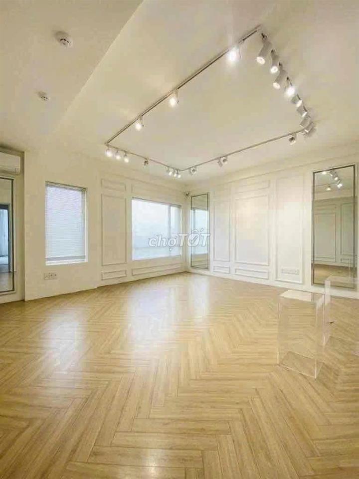 NHÀ ĐẸP KHU VIP- Hoa Phượng, P.2, PN - DTSD 450m2, Sàn Suốt,4 Tầng Lầu