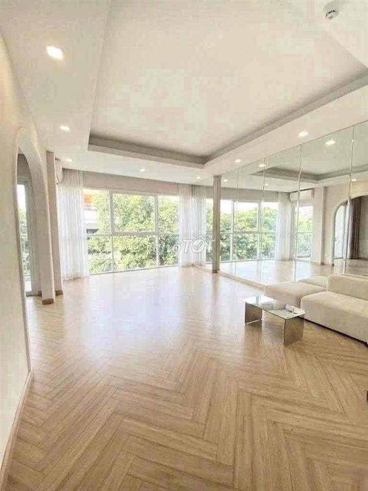 NHÀ ĐẸP KHU VIP- Hoa Phượng, P.2, PN - DTSD 450m2, Sàn Suốt,4 Tầng Lầu