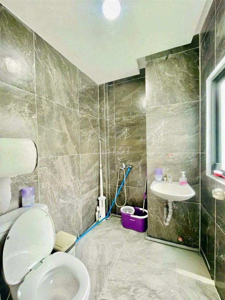 SIÊU PHẨM ỐP KÍNH, 320C Huỳnh Văn Bánh, P.11, Q.Phú Nhuận - 4.5 x 18m