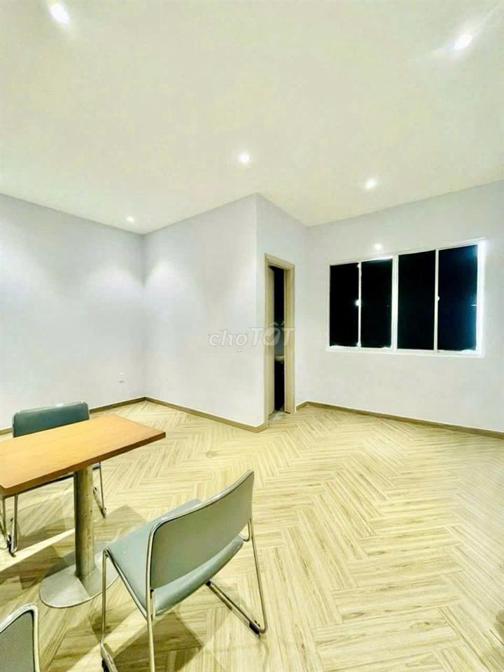 SIÊU PHẨM ỐP KÍNH, 320C Huỳnh Văn Bánh, P.11, Q.Phú Nhuận - 4.5 x 18m