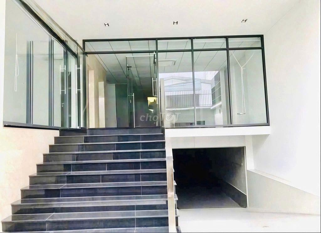 SIÊU PHẨM NHÀ MỚI XÂY -31A Hoa Sứ, Q.Phú Nhuận. 5 X 20M, 500M2 SÀN