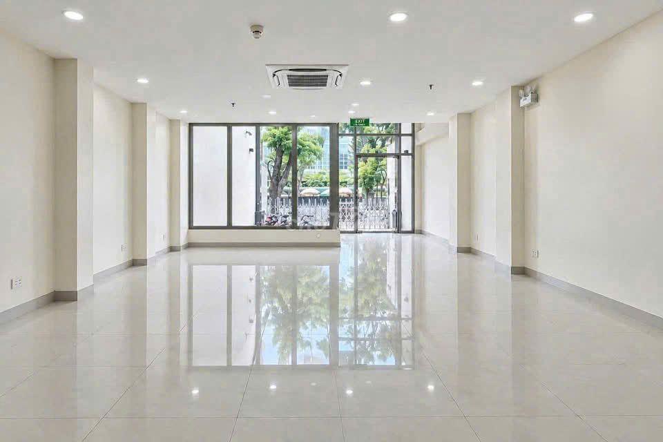 🏢 CHO THUÊ TÒA NHÀ MẶT TIỀN 39 HỒNG HÀ – TÂN BÌNH - PCCC - THANG MÁY