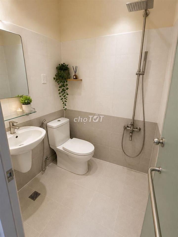 350M2 SỬ DỤNG, 8PN, GẦN HÙNG VƯƠNG PLAZA - 231 NGUYỄN CHÍ THANH, Q10