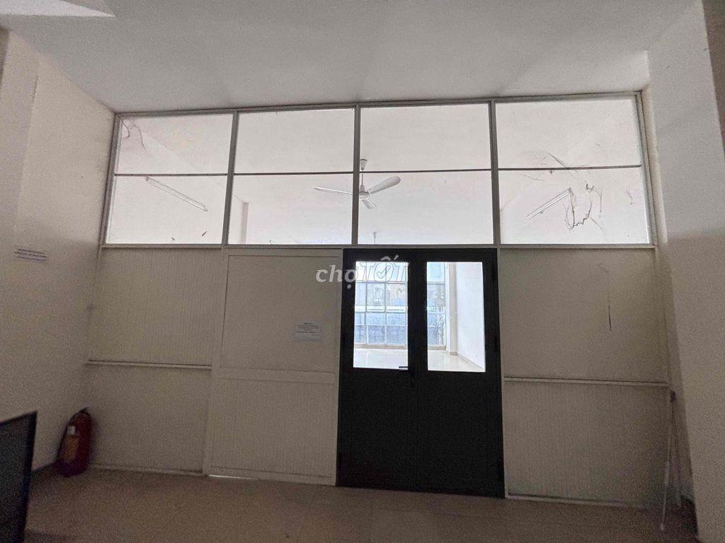 MẶT TIỀN NGANG 5M - GẦN VÒNG XOAY LÝ THÁI TỔ - SỐ 45 NGÔ GIA TỰ, Q10