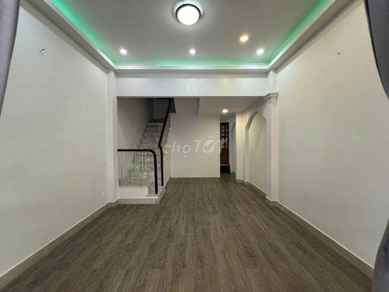 HƠN 250M2 SỬ DỤNG - 3 TẦNG - 7 PHÒNG - SỐ 702 SƯ VẠN HẠNH, QUẬN 10